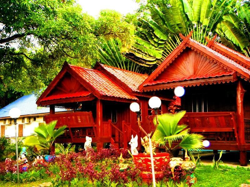 Suksomjai Hotel Районг Екстер'єр фото
